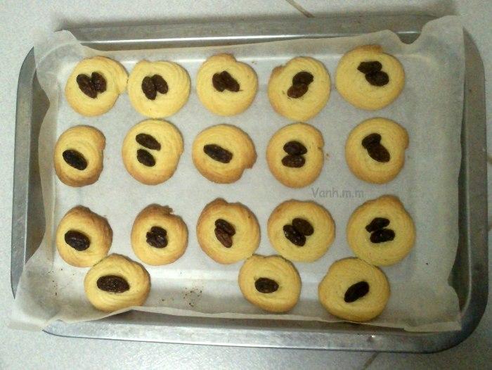 Bạn thấy thế nào về món bánh quy bơ nho khô trong những ngày lạnh mùa đông nhỉ ?
