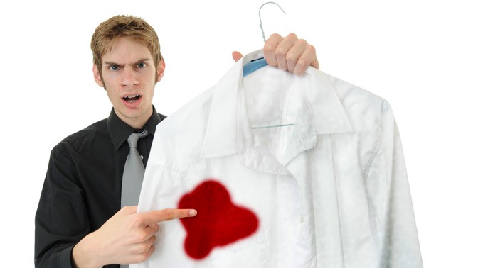Cách tẩy vết sơn dính trên quần áo