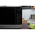 Lò vi sóng Panasonic NN-GF574MYUE 27 lít